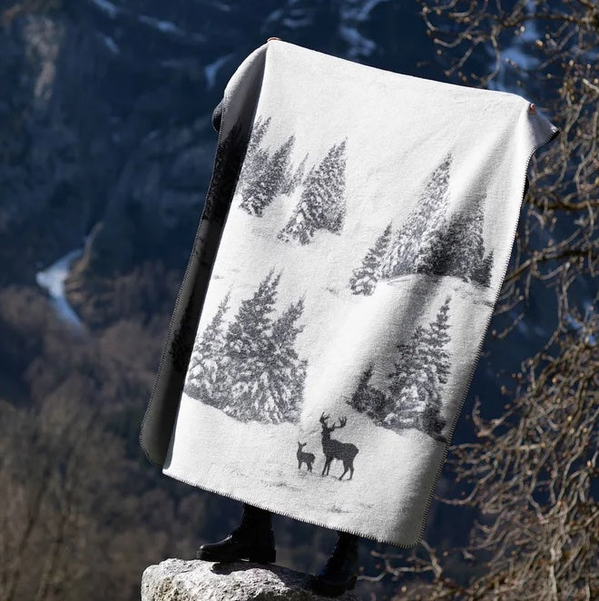 DAVID FUSSENEGGER - SAVONA SNOWY TREES/STAG - GREY throw