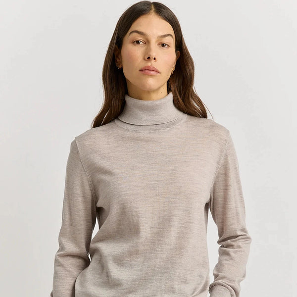 TOORALLIE - Extra Fine Knit Turtle - LIGHT OAT