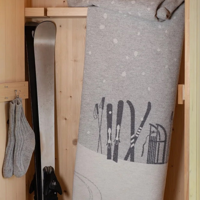 DAVID FUSSENEGGER - SILVRETTA SKIS & TOBBOGAN - OFF-WHITE throw