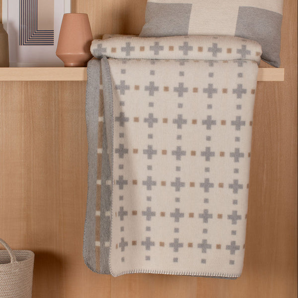 DAVID FUSSENEGGER- SAVONA CROSSES & CHECKS THROW - Off White