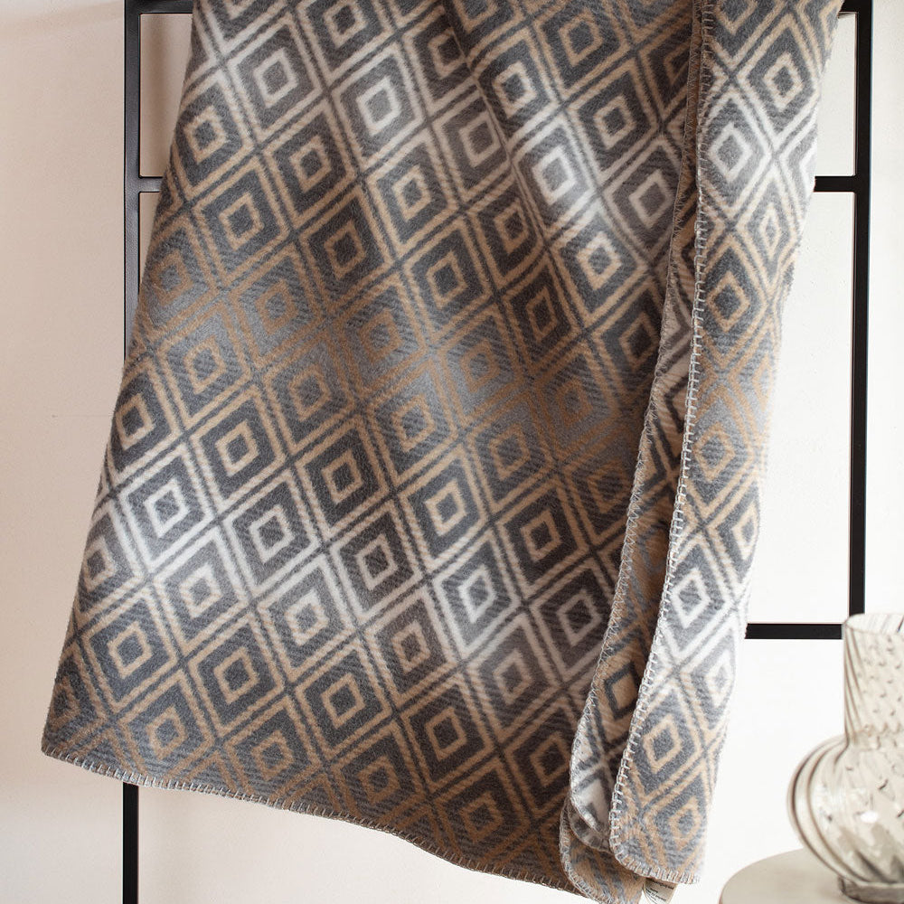 DAVID FUSSENEGGER- SAVONA LOZENGE SHAPES THROW - Smoke