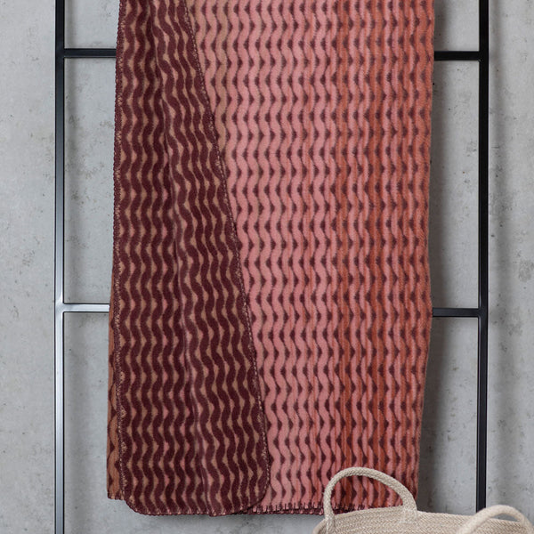DAVID FUSSENEGGER -  SAVONA GRADIENT - RED WAVES  throw