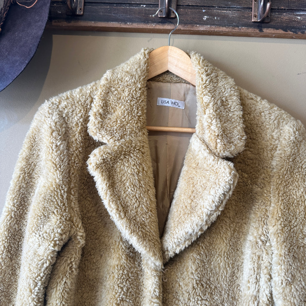 LISA HO  FAUX FUR TEDDY  LONGLINE  JACKET - TAN- SIZE 12AU (Vintage)