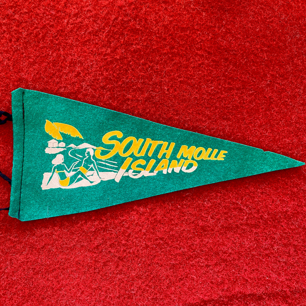 VINTAGE PENNANT - South Molle Island, Great Barrier Reef