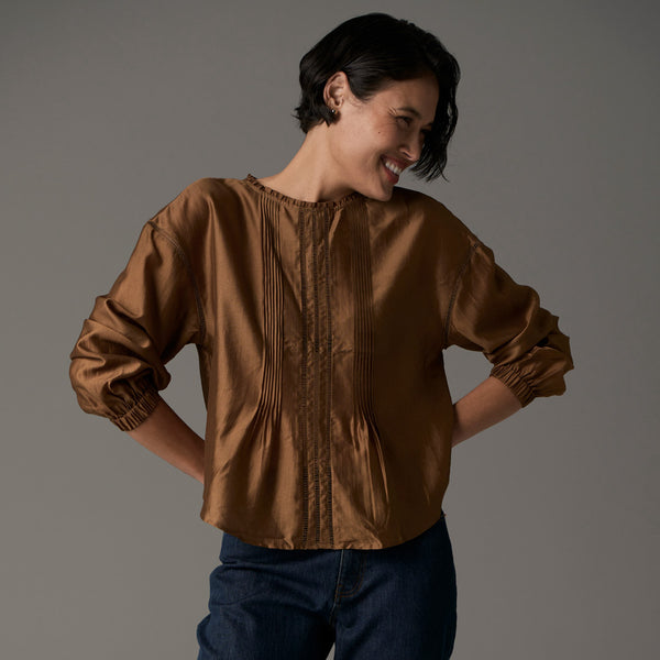 POL CLOTHING - Rhea Pintuck Top - TOBACCO