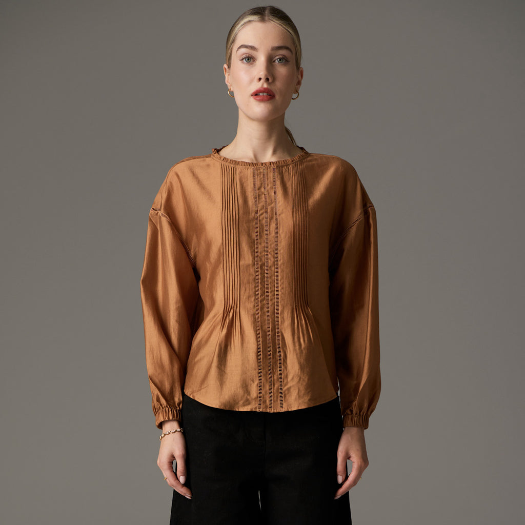 POL CLOTHING - Rhea Pintuck Top - TOFFEE