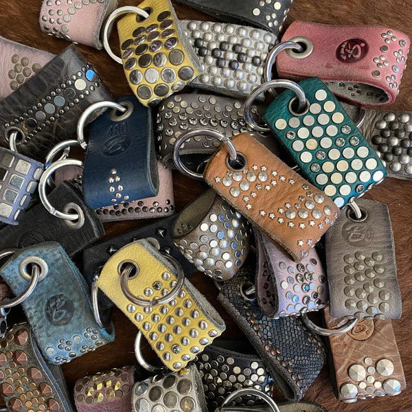 B BELT -  FULL GRAIN LEATHER KEYRINGS with mixed rivets